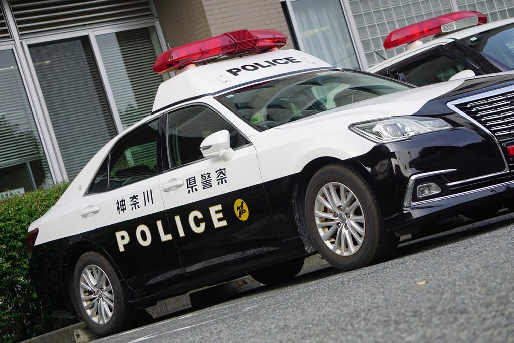 【神奈川】警視庁が見失った車と相模原北署のパトカーが衝突、警察官２人けが　ひき逃げ事件として捜査